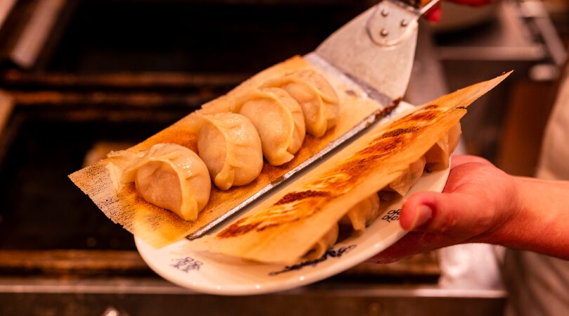 平日に仙台駅前でゆっくり餃子飲みは高橋と餃子